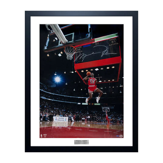 マイケル・ジョーダン直筆サイン入りフォト"1988 Scoreboard Dunk" 特製フレーム